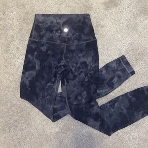 Lululemon Diamond Dye Align 25” Size 2